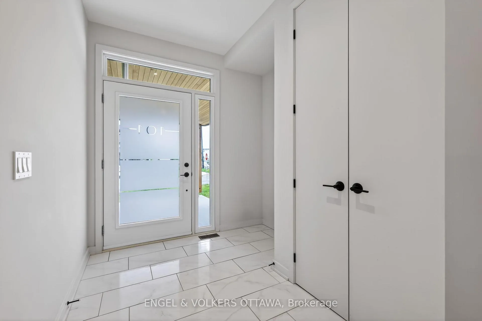 Photo 5 of 101 Orchestra Way, Ottawa, Riverside South/Gloucester Glen — HOMEH