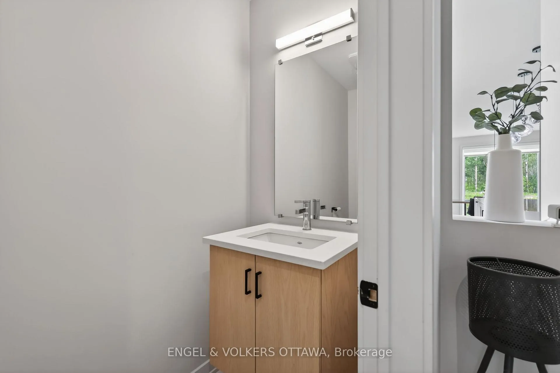 Photo 6 of 101 Orchestra Way, Ottawa, Riverside South/Gloucester Glen — HOMEH