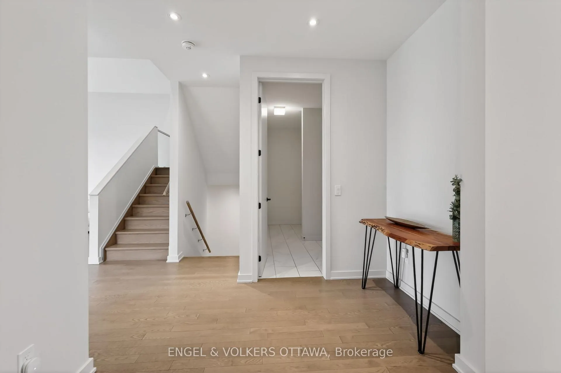 Photo 7 of 101 Orchestra Way, Ottawa, Riverside South/Gloucester Glen — HOMEH