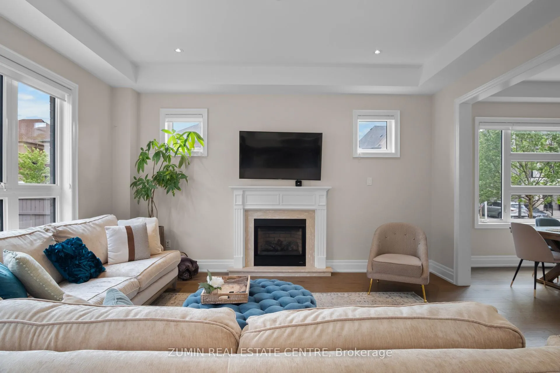 Photo 10 of 39 Lyle Way, Brampton, Credit Valley — HOMEH