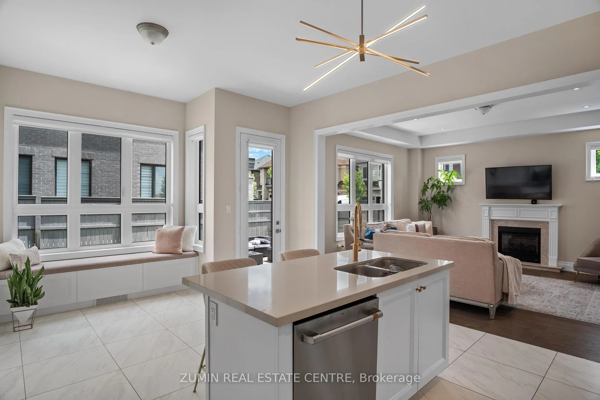 Photo 15 of 39 Lyle Way, Brampton, Credit Valley — HOMEH