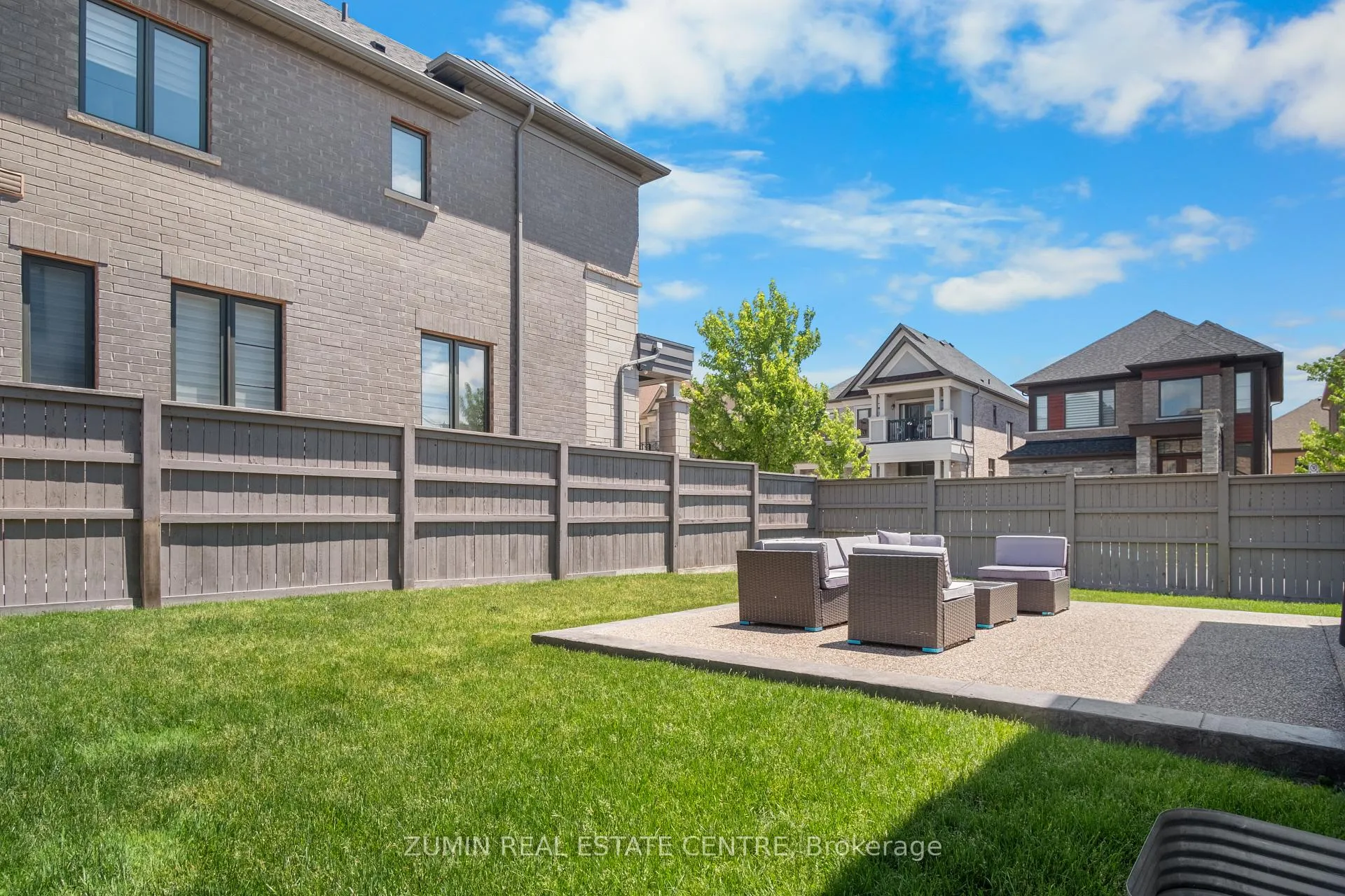 Photo 39 of 39 Lyle Way, Brampton, Credit Valley — HOMEH