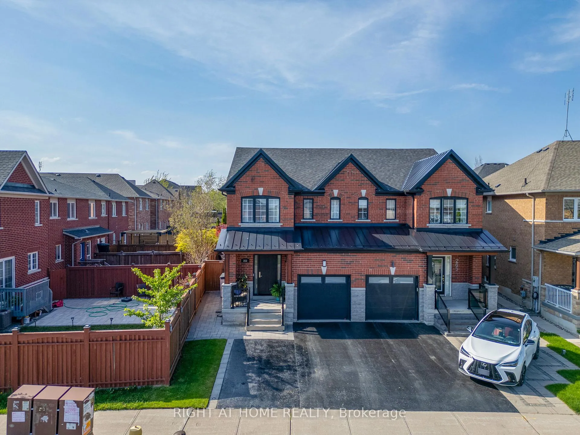 Photo 4 of 263 Golden Orchard Road, Vaughan, Patterson — HOMEH