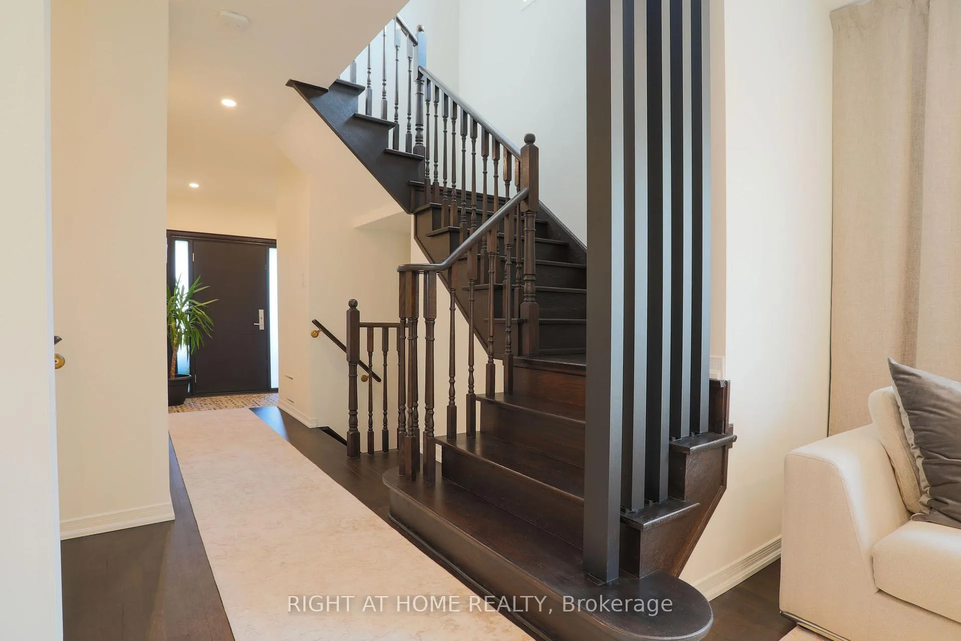 Photo 9 of 263 Golden Orchard Road, Vaughan, Patterson — HOMEH