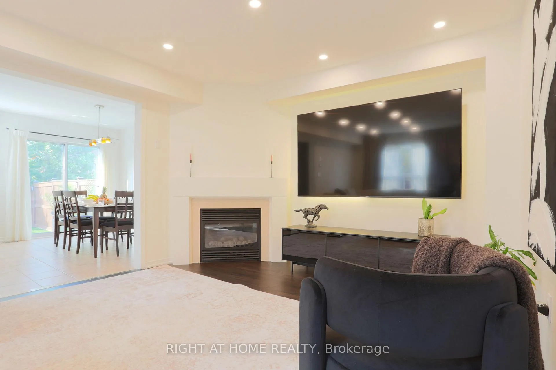 Photo 10 of 263 Golden Orchard Road, Vaughan, Patterson — HOMEH
