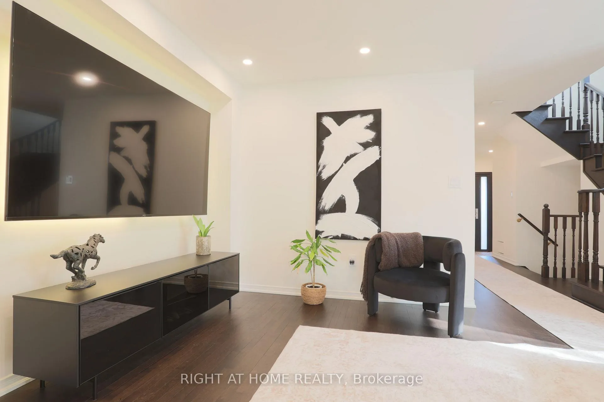 Photo 11 of 263 Golden Orchard Road, Vaughan, Patterson — HOMEH