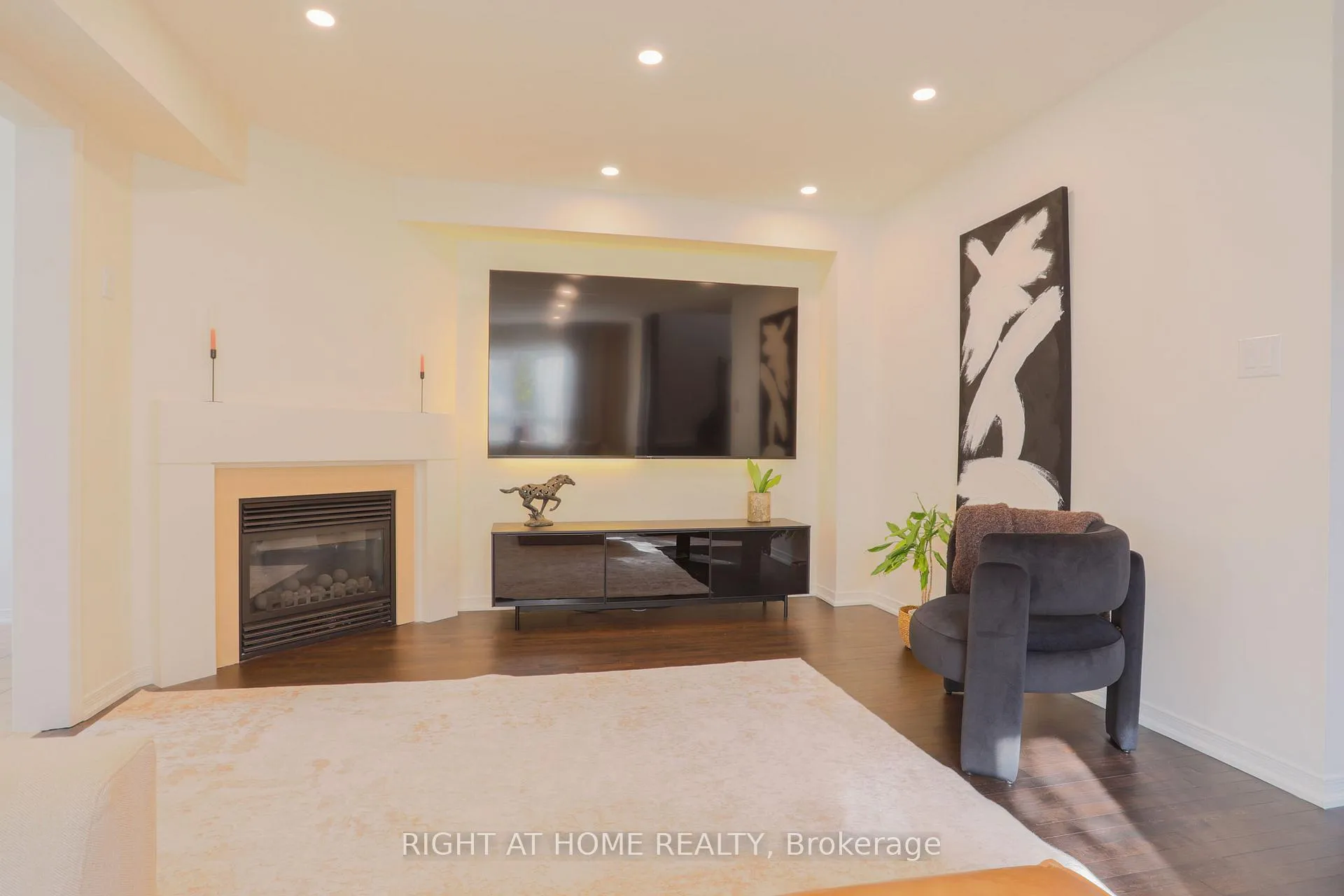 Photo 14 of 263 Golden Orchard Road, Vaughan, Patterson — HOMEH