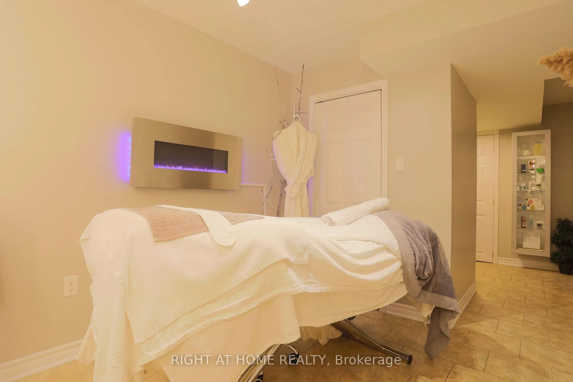 Photo 43 of 263 Golden Orchard Road, Vaughan, Patterson — HOMEH
