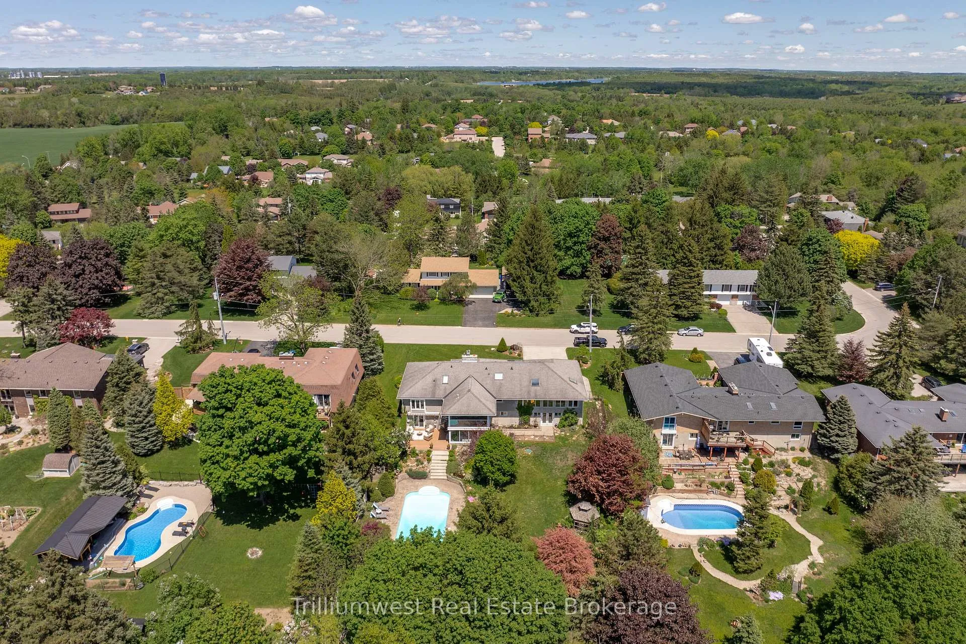 Photo 46 of 37 Blue Forest Crescent, Guelph/Eramosa, Rural Guelph/Eramosa East — HOMEH