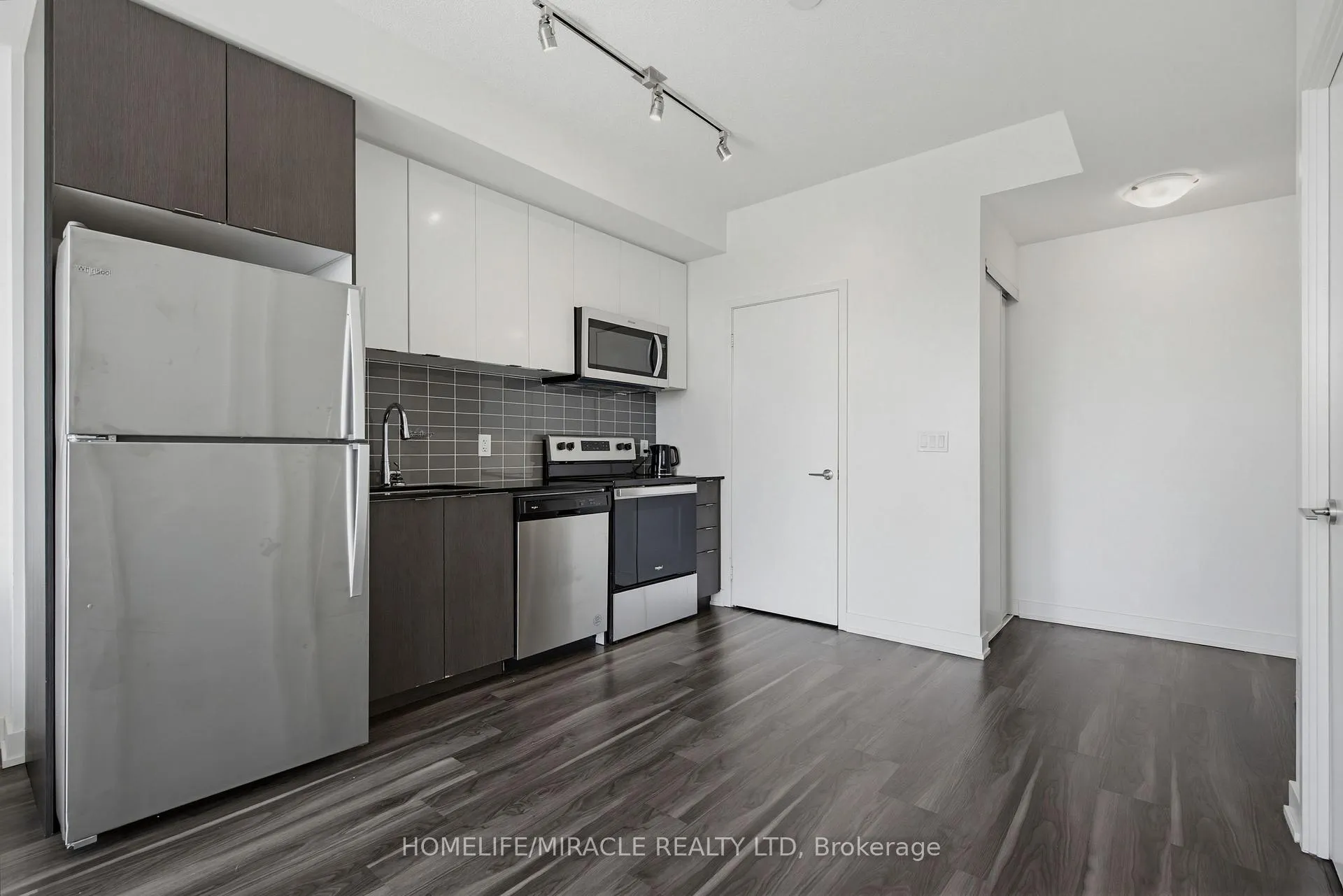 Photo 5 of Unit 605, 859 The Queensway, Etobicoke, Stonegate-Queensway — HOMEH