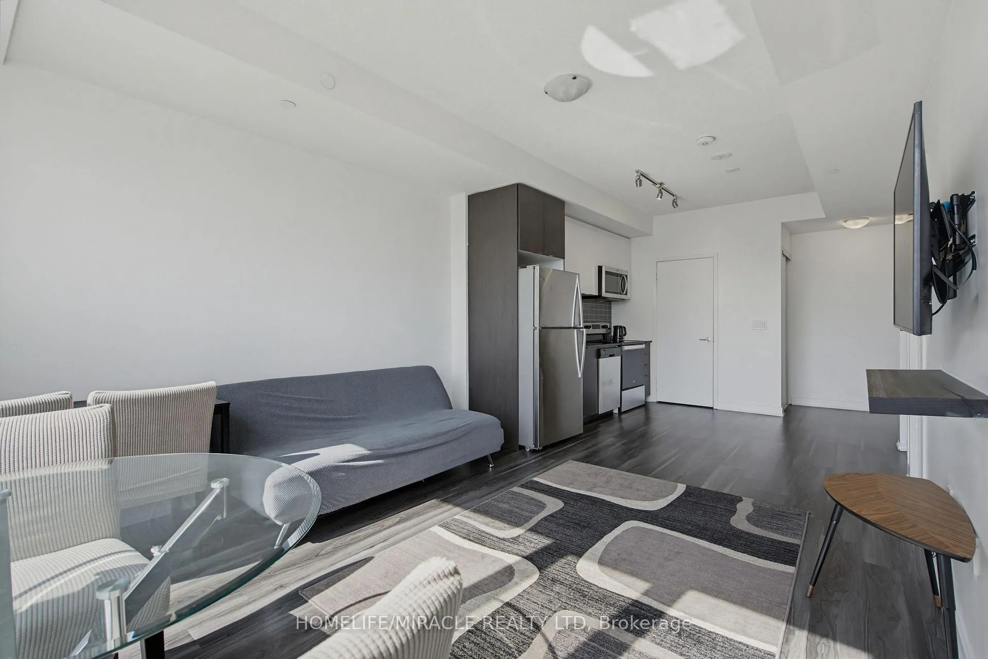 Photo 7 of Unit 605, 859 The Queensway, Etobicoke, Stonegate-Queensway — HOMEH