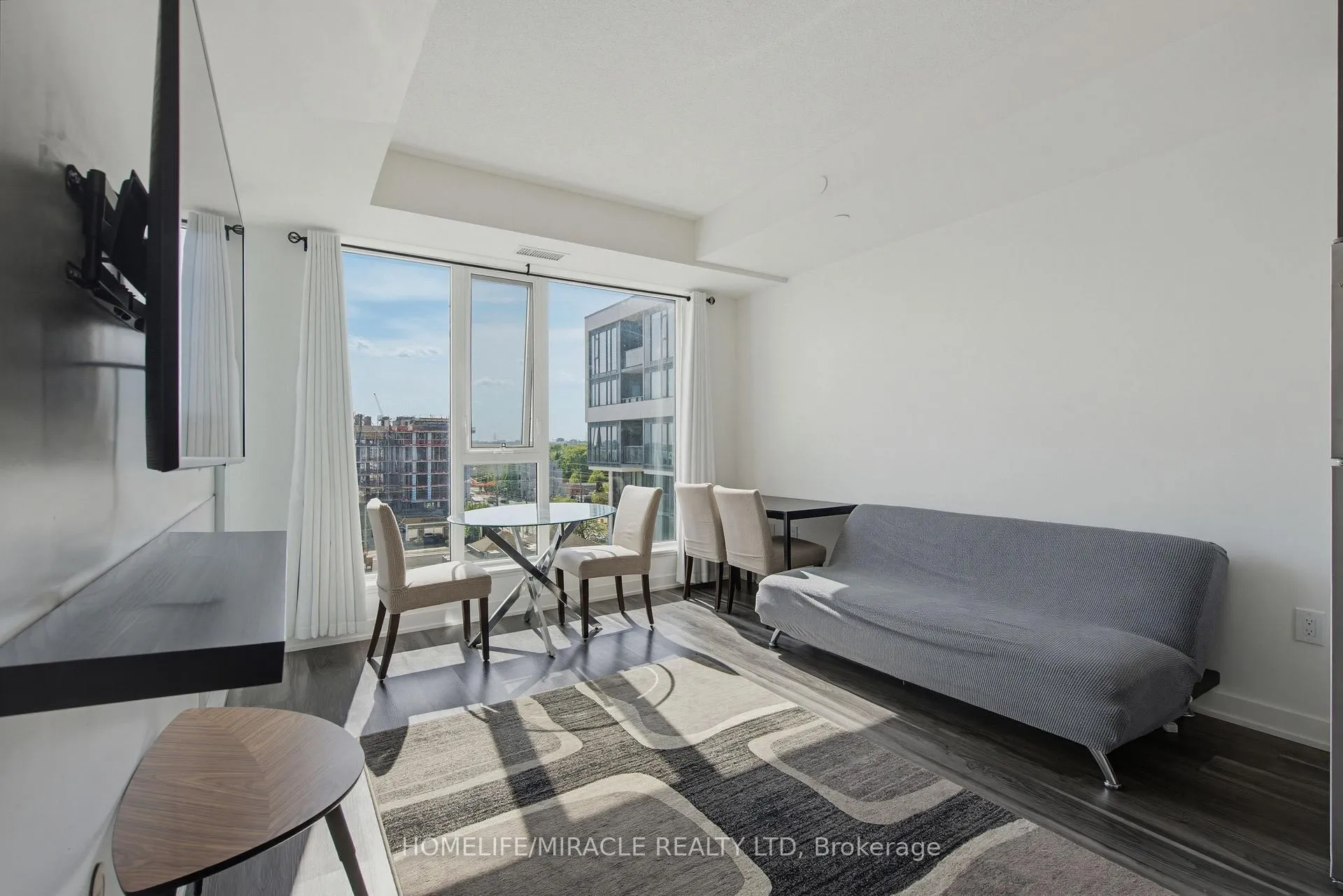 Photo 9 of Unit 605, 859 The Queensway, Etobicoke, Stonegate-Queensway — HOMEH