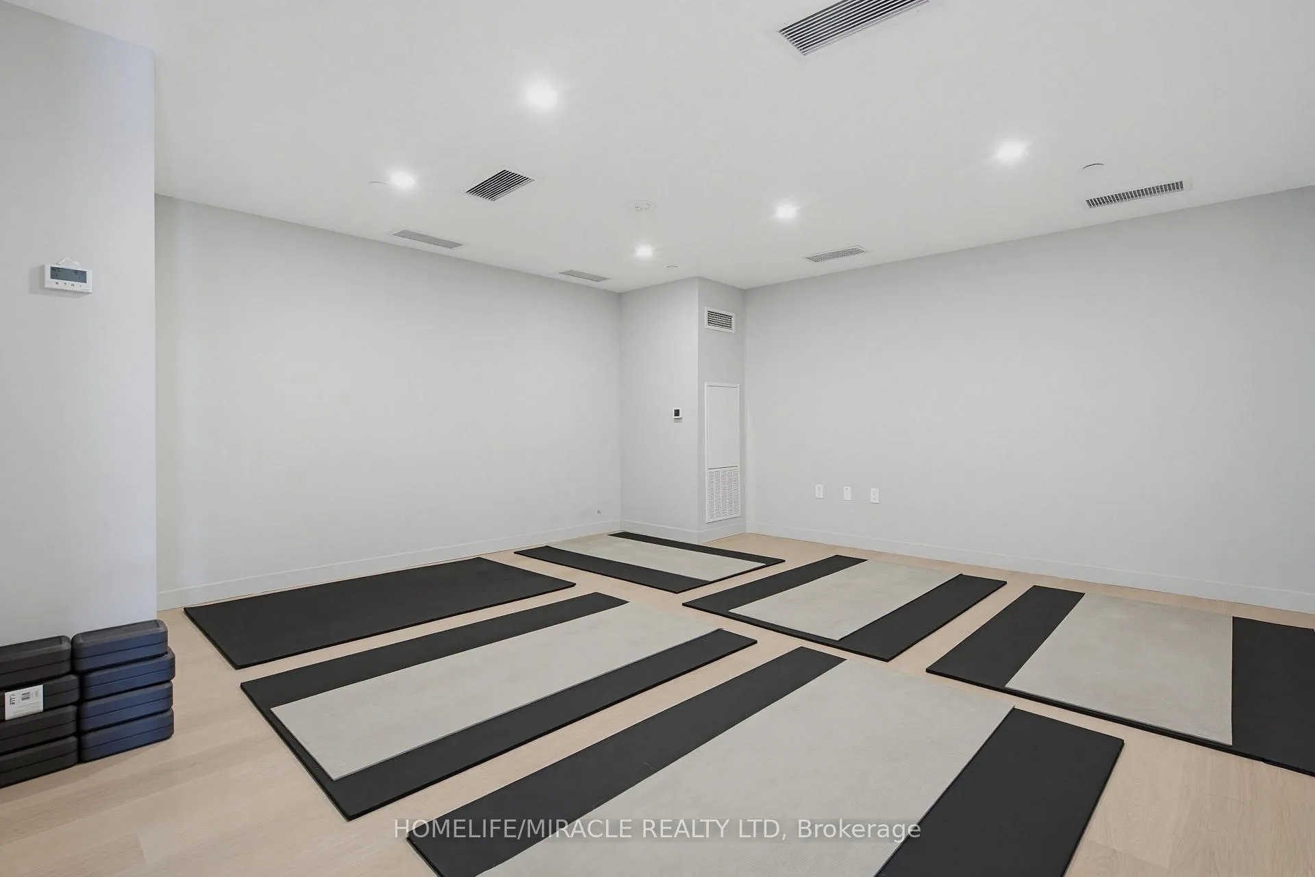 Photo 19 of Unit 605, 859 The Queensway, Etobicoke, Stonegate-Queensway — HOMEH