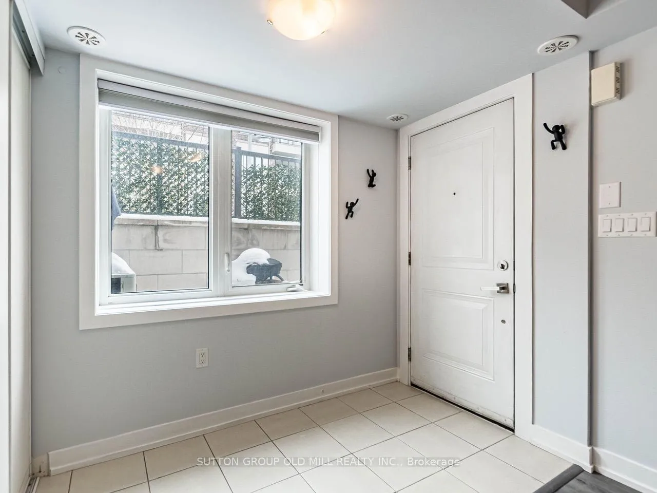 Photo 3 of Unit 301, 6 Drummond Street, Etobicoke, Mimico — HOMEH