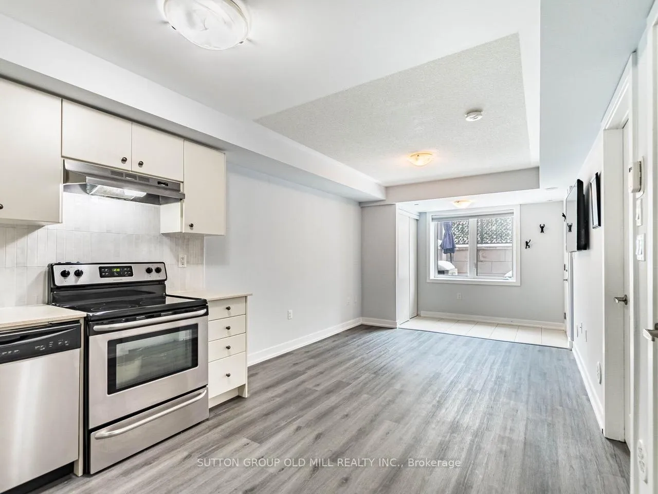 Photo 10 of Unit 301, 6 Drummond Street, Etobicoke, Mimico — HOMEH