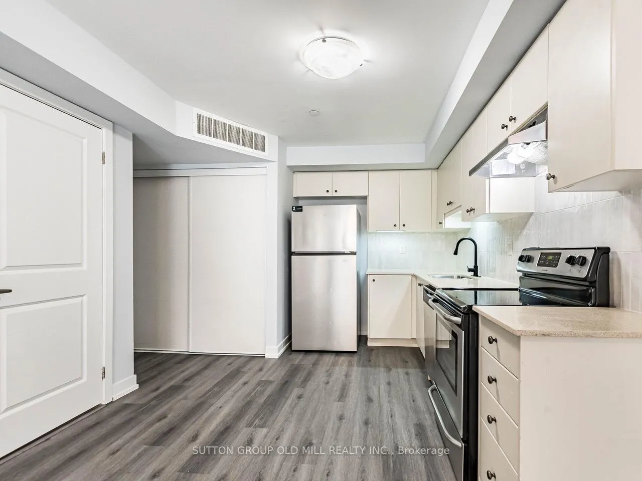Photo 13 of Unit 301, 6 Drummond Street, Etobicoke, Mimico — HOMEH