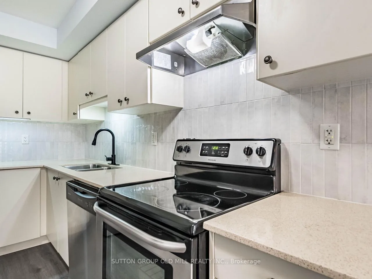 Photo 14 of Unit 301, 6 Drummond Street, Etobicoke, Mimico — HOMEH
