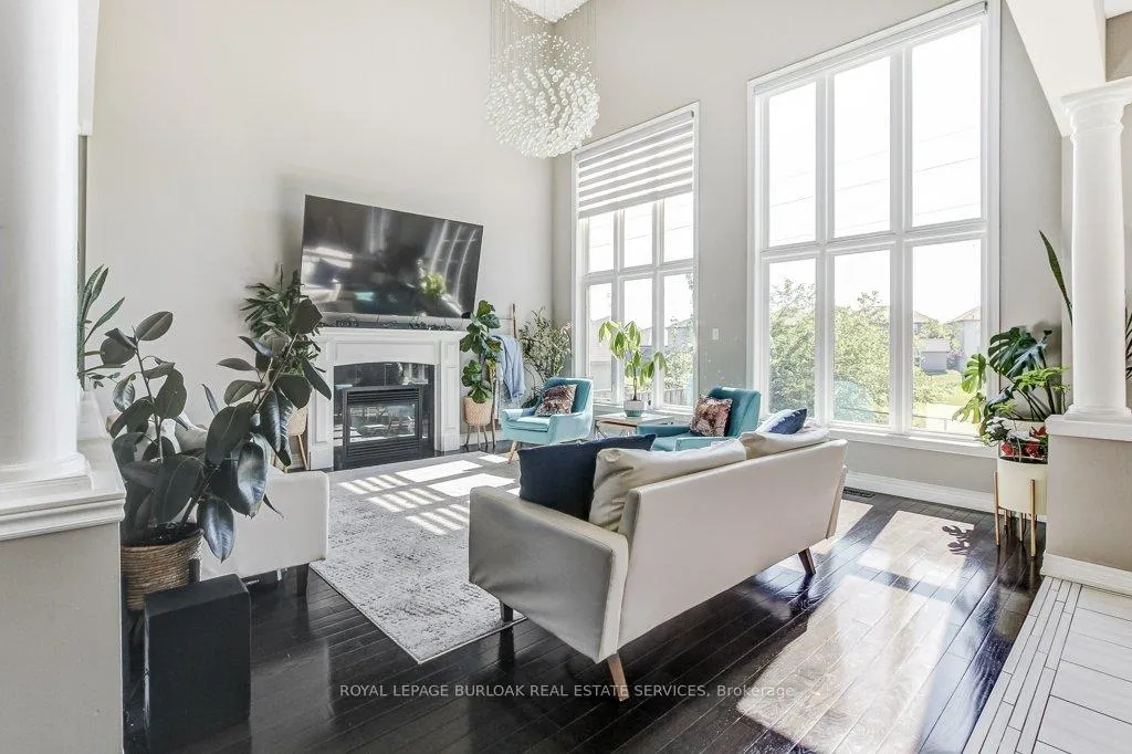 Photo 3 of 182 Fair Street, Hamilton, Meadowlands — HOMEH