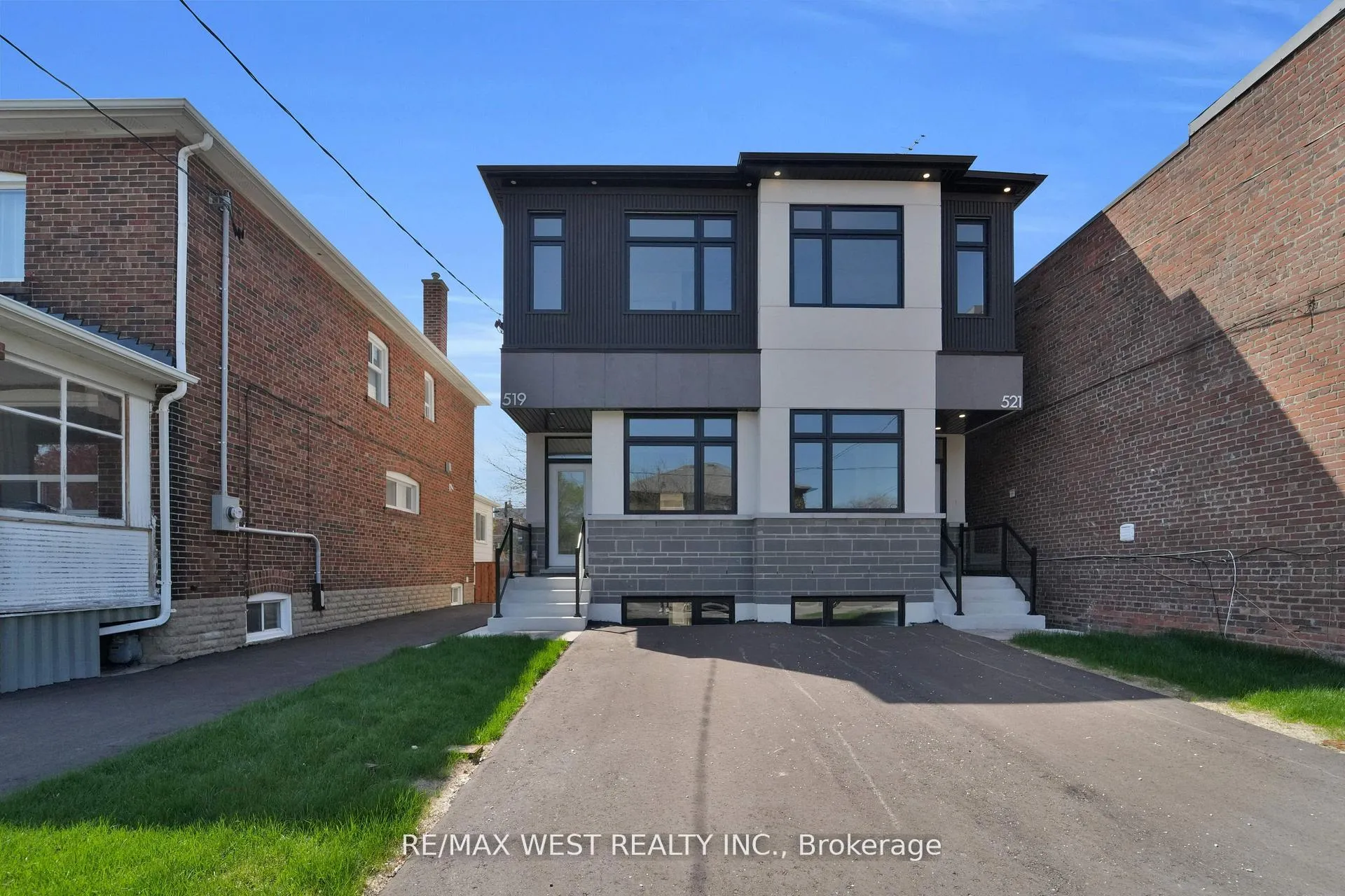Front of Unit UPPER, 521 St Johns Road