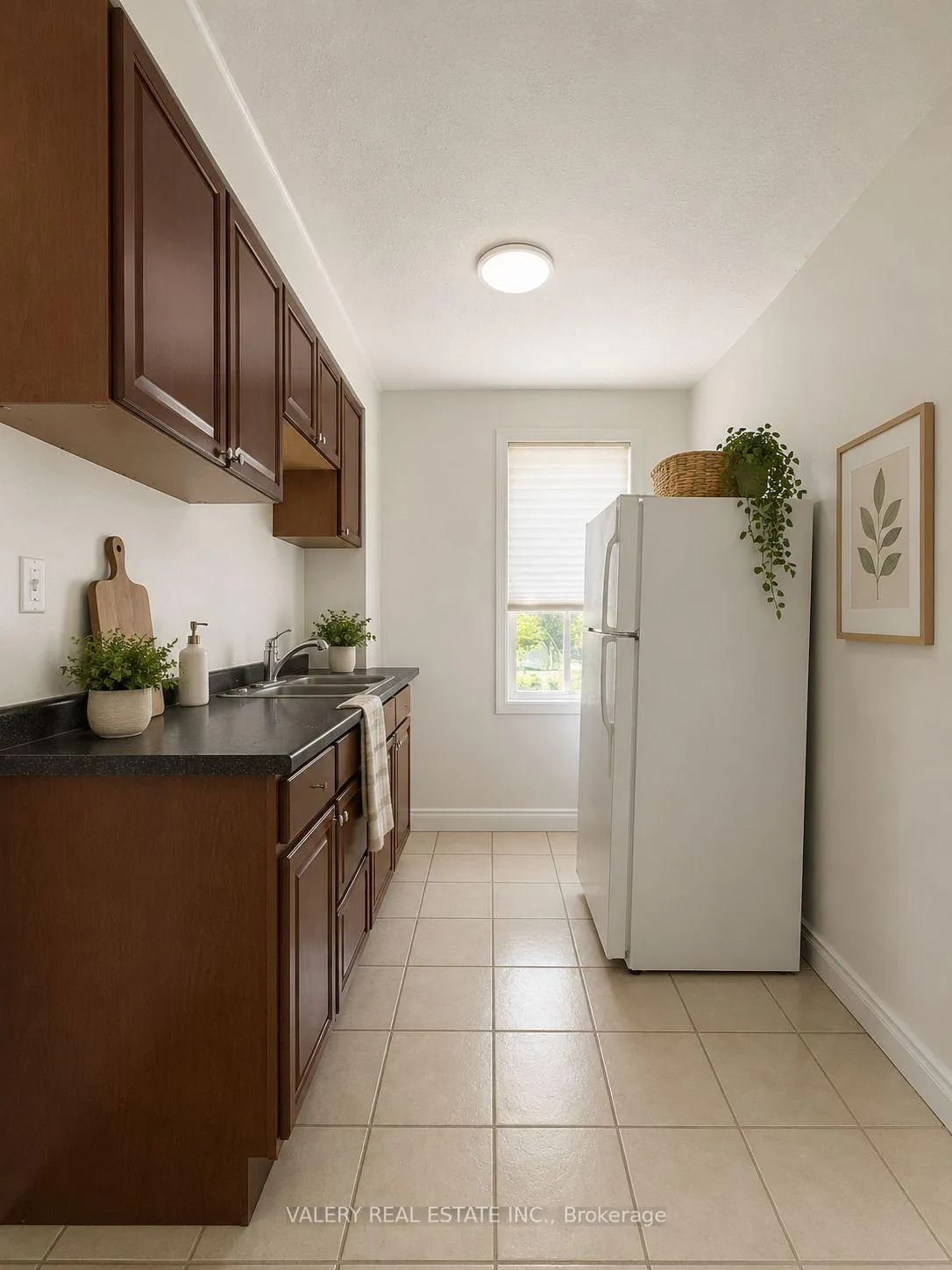 Photo 3 of 9 James Street E, Guelph, Kortright East — HOMEH
