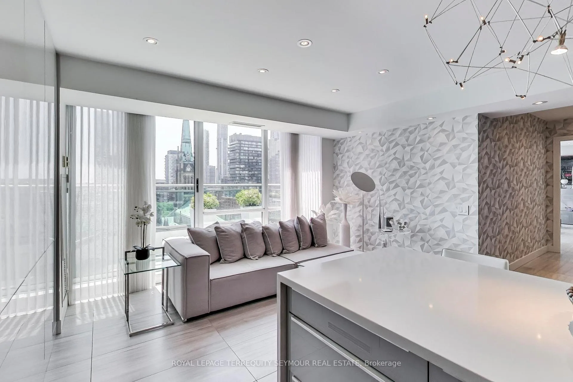 Photo 8 of Unit PH3, 77 Lombard Street, Toronto, Church-Yonge Corridor — HOMEH