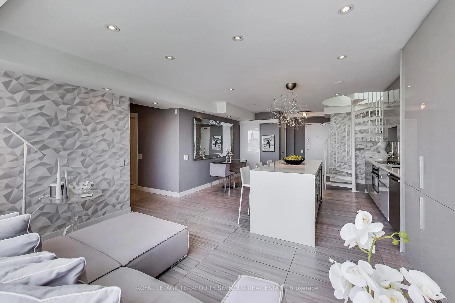 Photo 9 of Unit PH3, 77 Lombard Street, Toronto, Church-Yonge Corridor — HOMEH