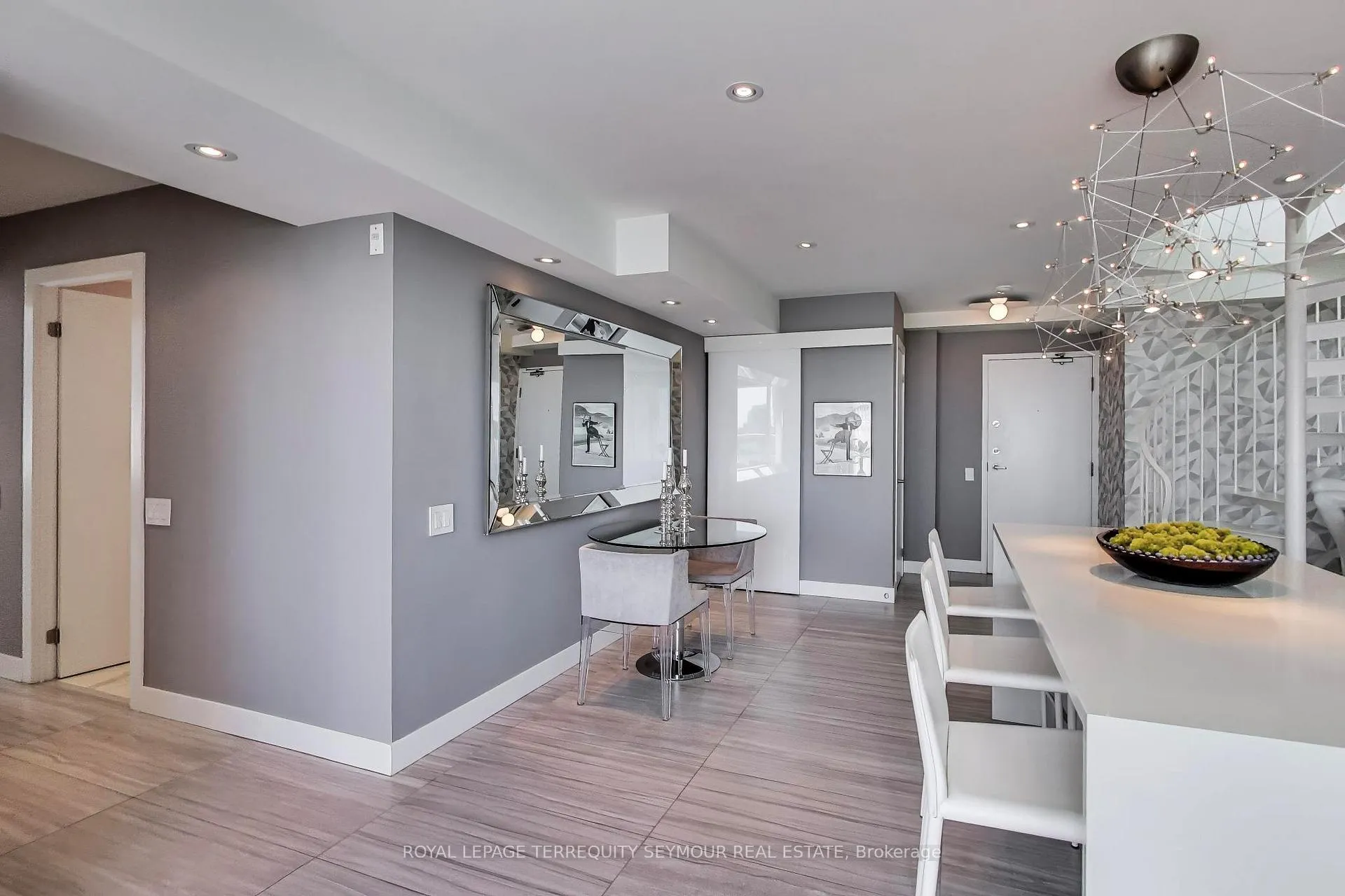 Photo 4 of Unit PH3, 77 Lombard Street, Toronto, Church-Yonge Corridor — HOMEH