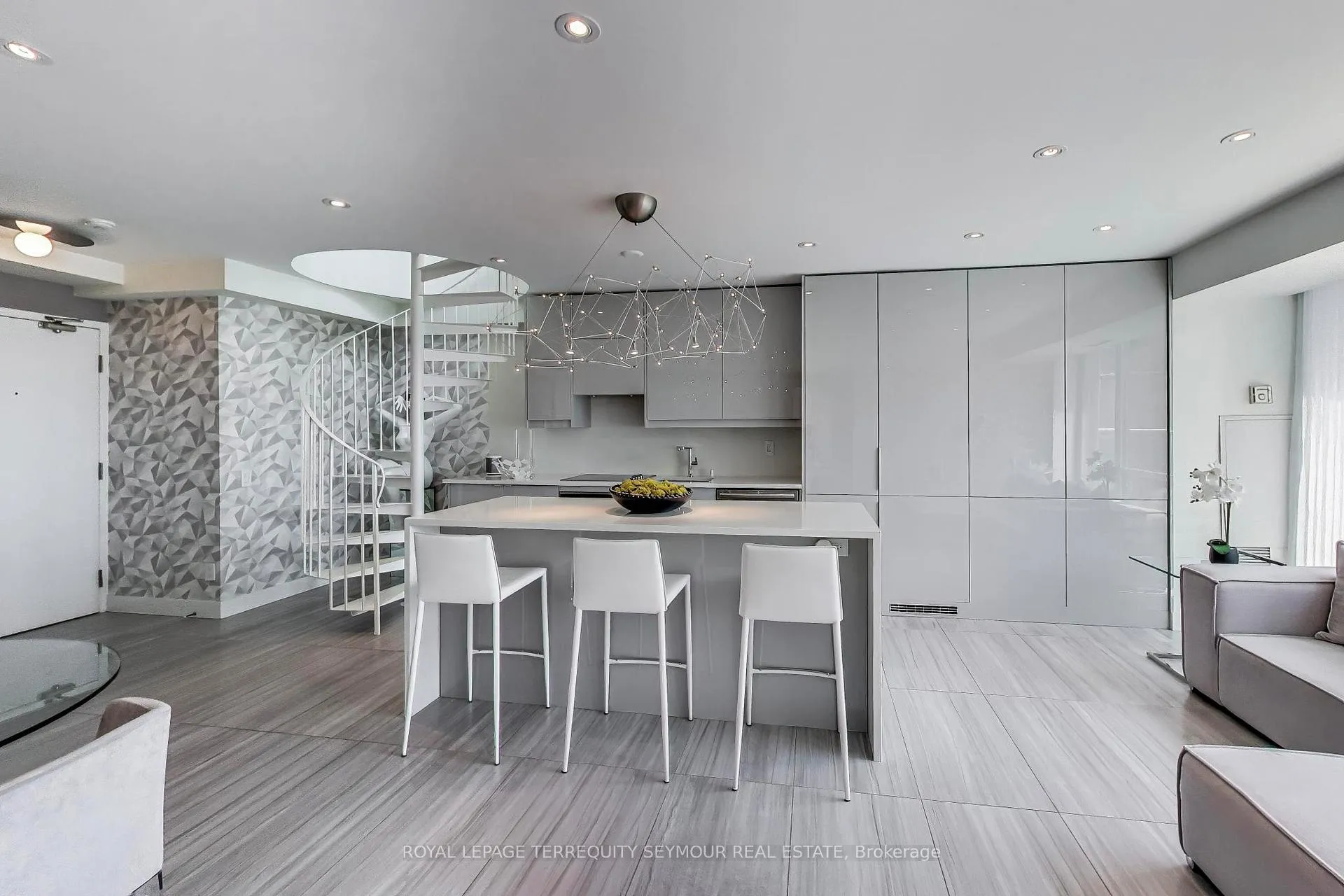 Photo 3 of Unit PH3, 77 Lombard Street, Toronto, Church-Yonge Corridor — HOMEH