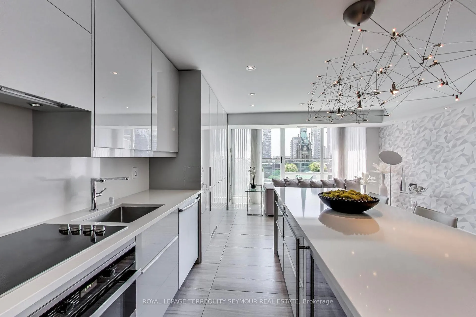 Photo 6 of Unit PH3, 77 Lombard Street, Toronto, Church-Yonge Corridor — HOMEH