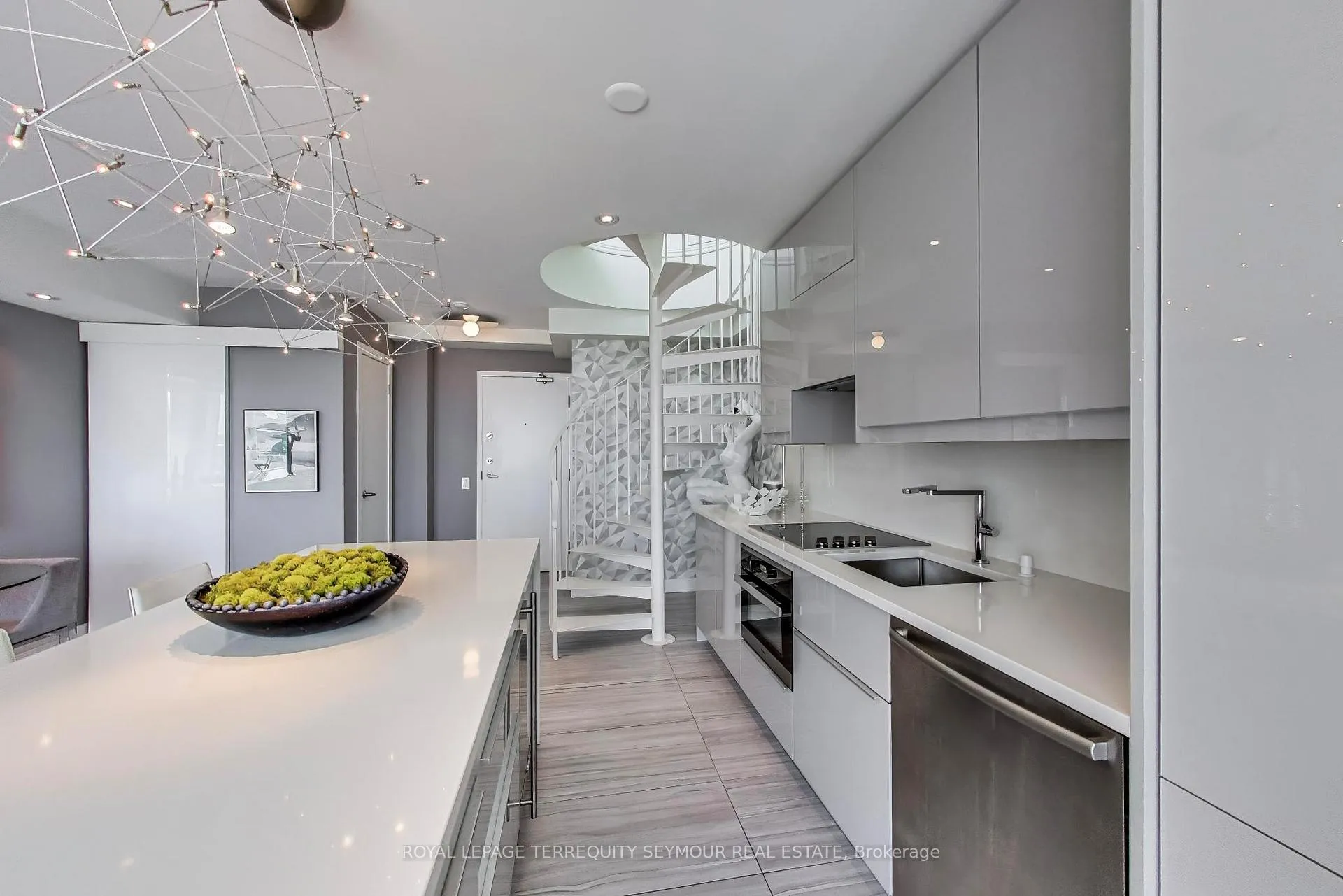 Photo 5 of Unit PH3, 77 Lombard Street, Toronto, Church-Yonge Corridor — HOMEH