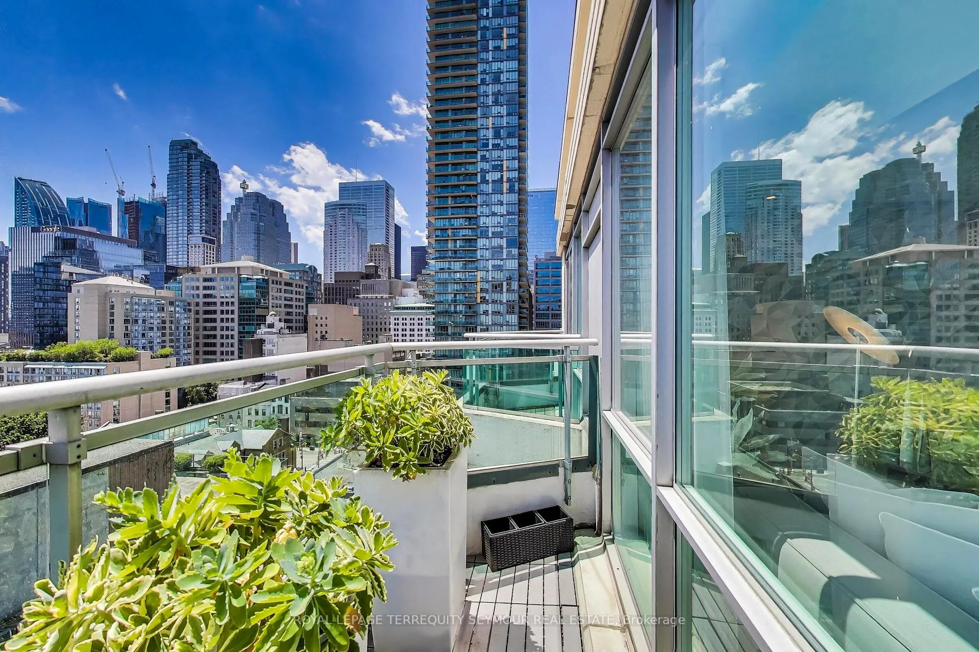 Photo 10 of Unit PH3, 77 Lombard Street, Toronto, Church-Yonge Corridor — HOMEH