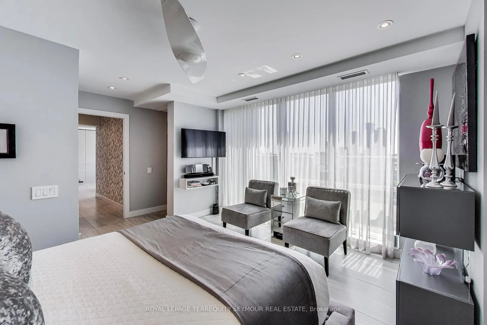 Photo 14 of Unit PH3, 77 Lombard Street, Toronto, Church-Yonge Corridor — HOMEH