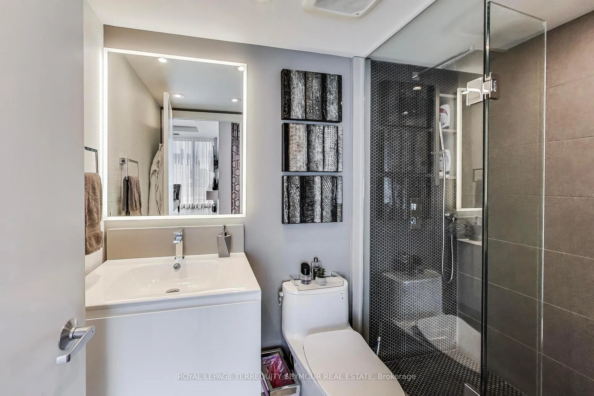 Photo 15 of Unit PH3, 77 Lombard Street, Toronto, Church-Yonge Corridor — HOMEH