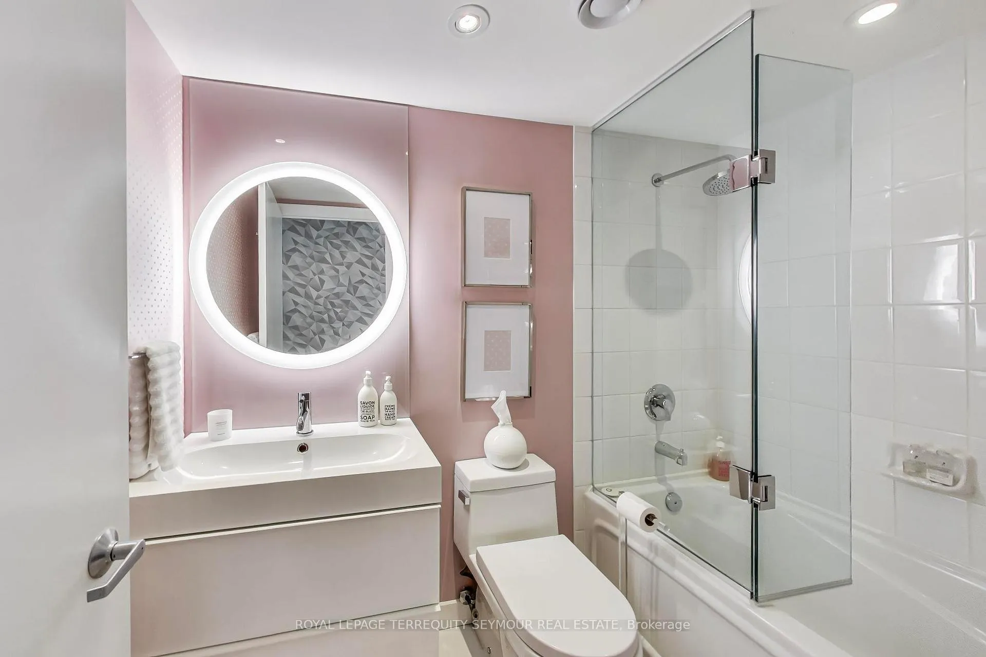 Photo 17 of Unit PH3, 77 Lombard Street, Toronto, Church-Yonge Corridor — HOMEH