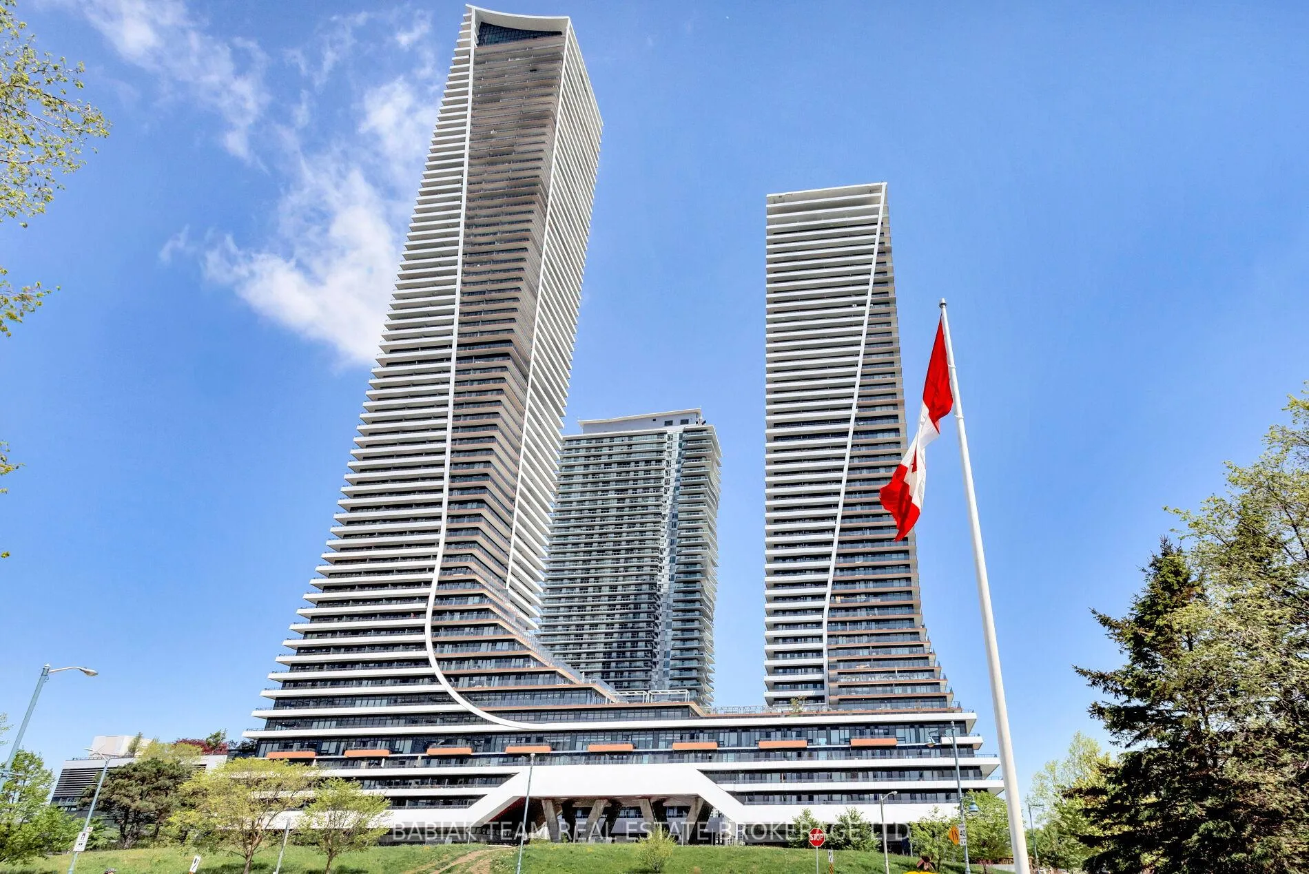 Photo 2 of Unit 1712, 30 Shore Breeze Drive, Etobicoke, Mimico — HOMEH