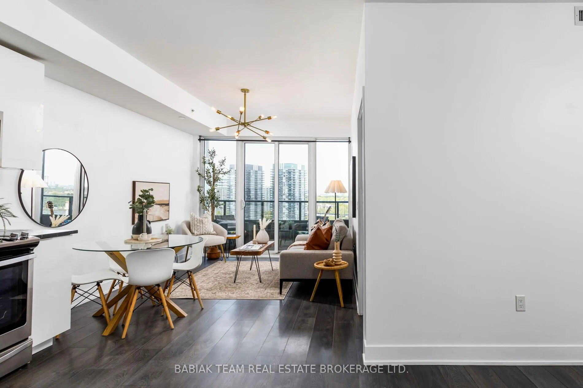 Photo 5 of Unit 1712, 30 Shore Breeze Drive, Etobicoke, Mimico — HOMEH