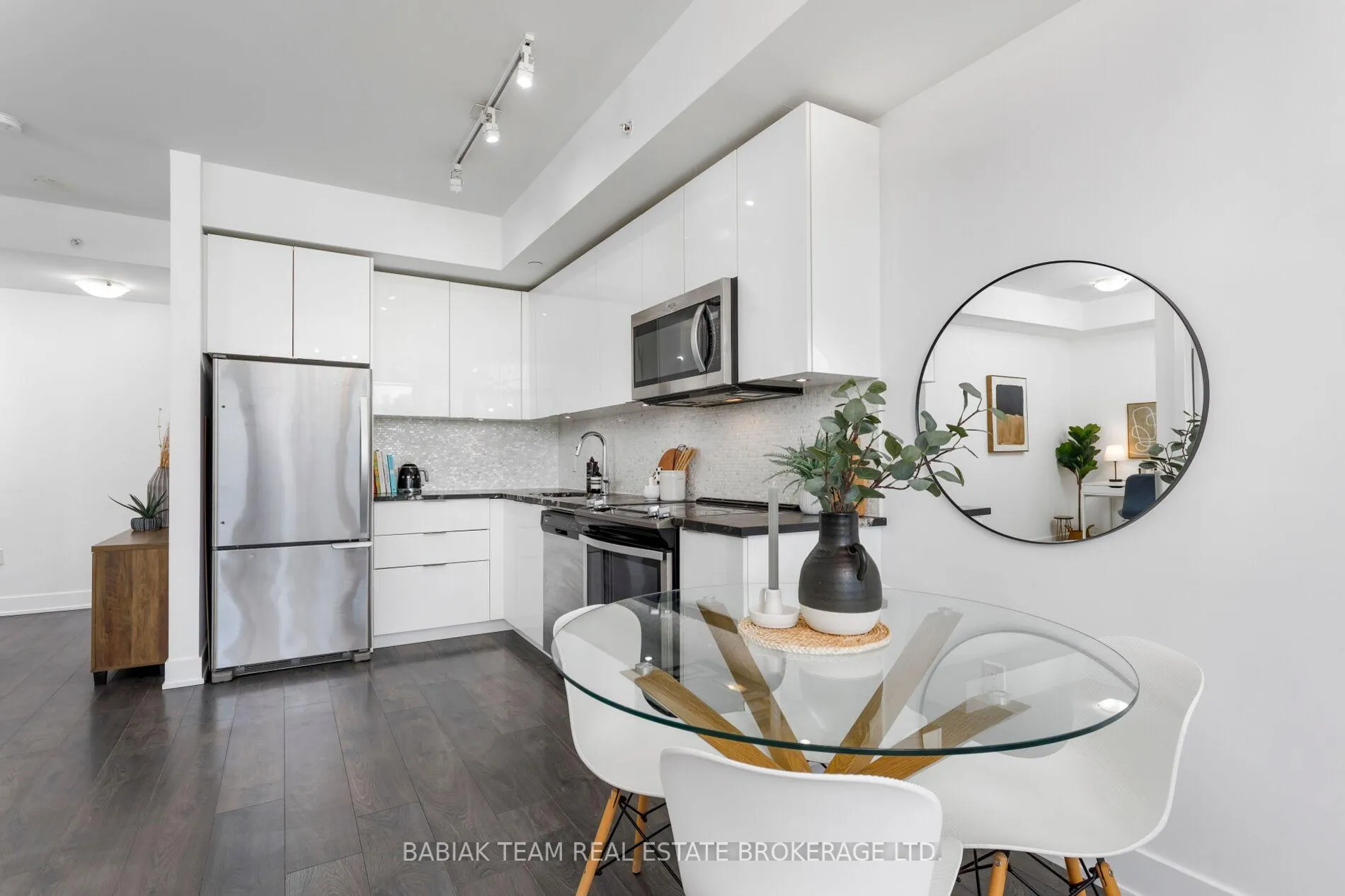 Photo 8 of Unit 1712, 30 Shore Breeze Drive, Etobicoke, Mimico — HOMEH