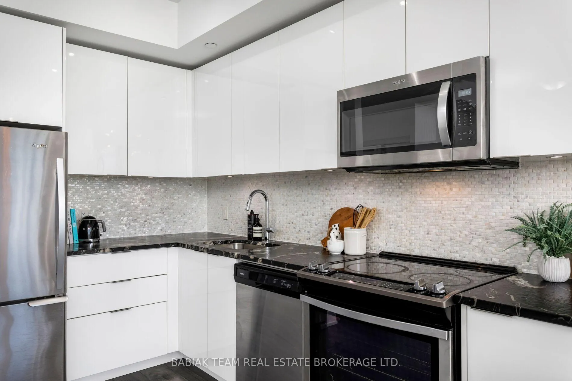 Photo 10 of Unit 1712, 30 Shore Breeze Drive, Etobicoke, Mimico — HOMEH