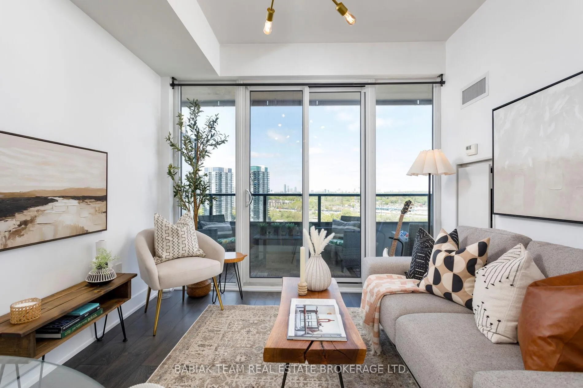 Photo 13 of Unit 1712, 30 Shore Breeze Drive, Etobicoke, Mimico — HOMEH