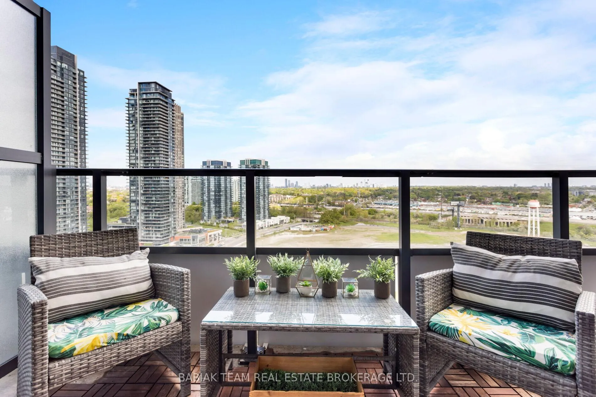 Photo 24 of Unit 1712, 30 Shore Breeze Drive, Etobicoke, Mimico — HOMEH