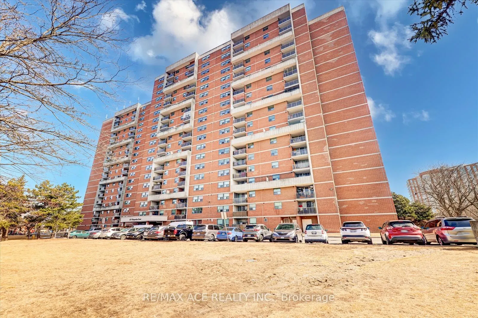 Front of Unit 1414, 100 Wingarden Court