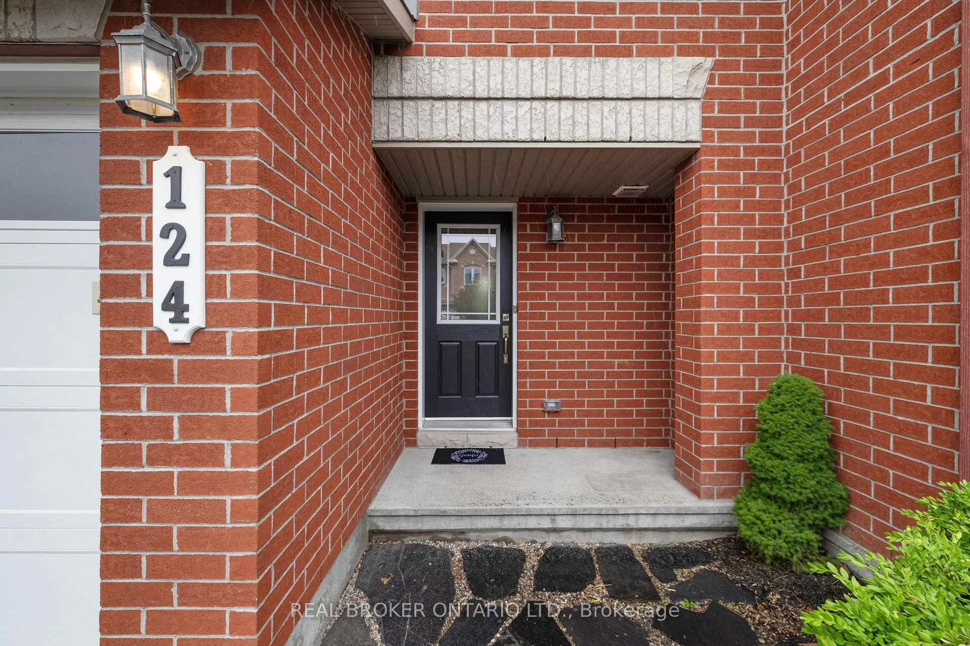 Photo 3 of 124 Silvermoon Crescent, Ottawa, Avalon East — HOMEH