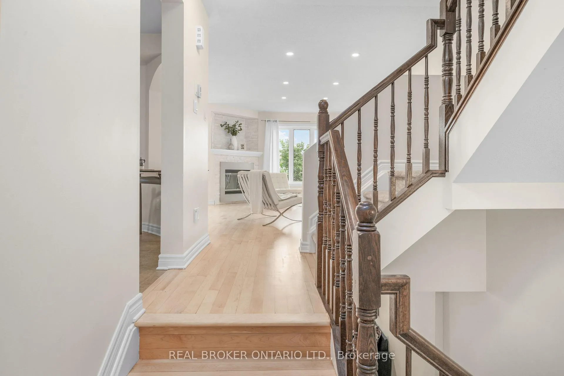 Photo 7 of 124 Silvermoon Crescent, Ottawa, Avalon East — HOMEH