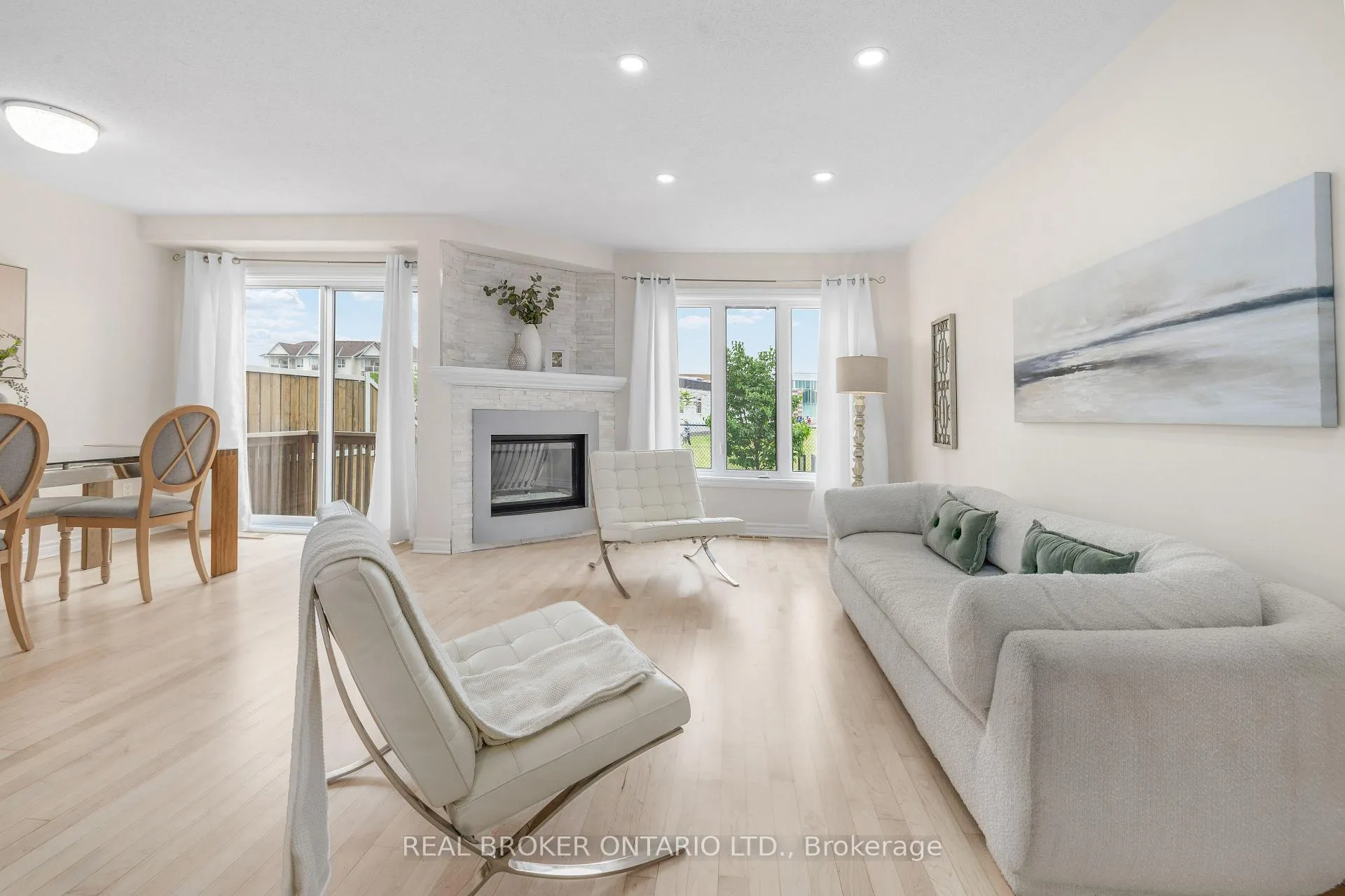 Photo 9 of 124 Silvermoon Crescent, Ottawa, Avalon East — HOMEH