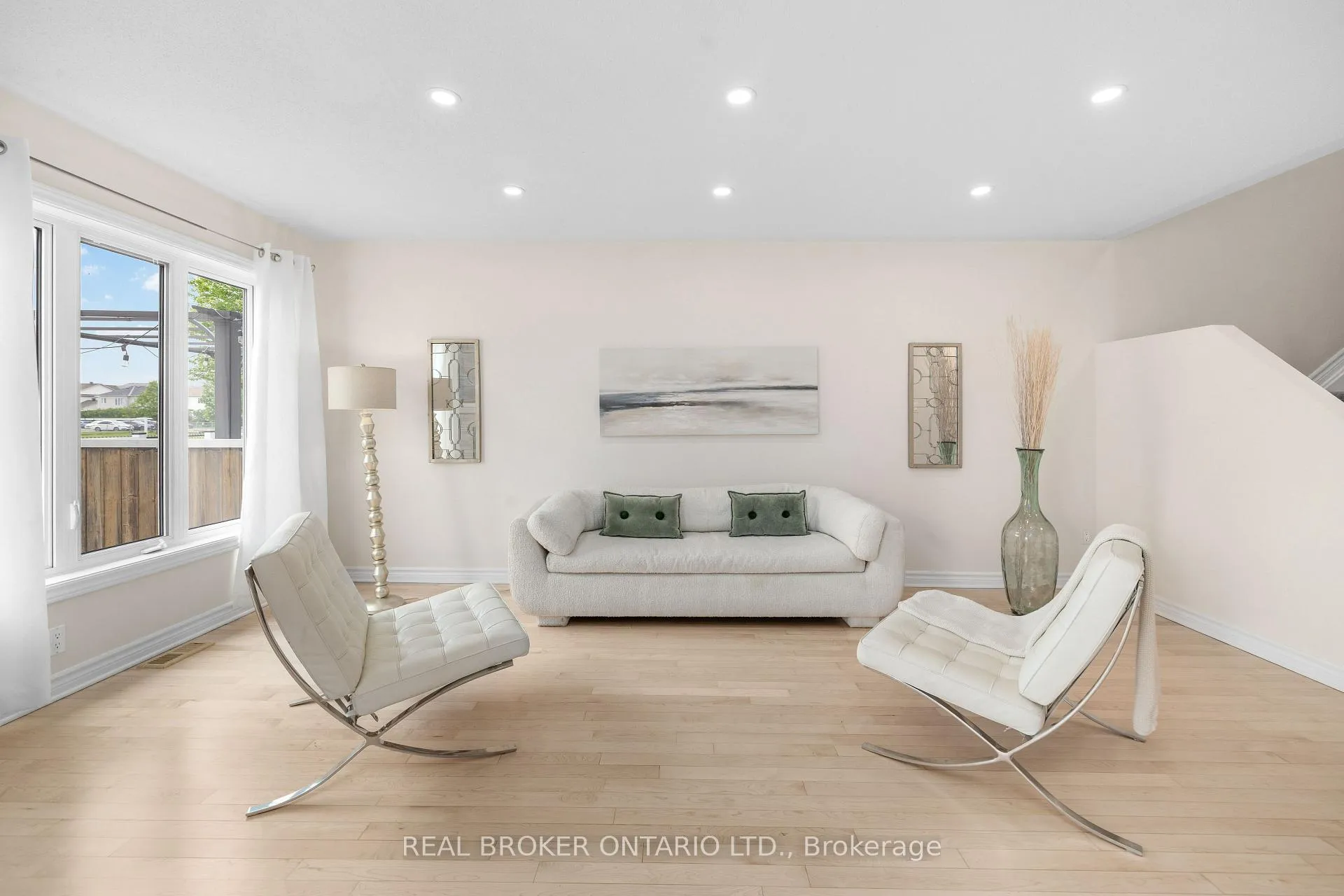 Photo 11 of 124 Silvermoon Crescent, Ottawa, Avalon East — HOMEH