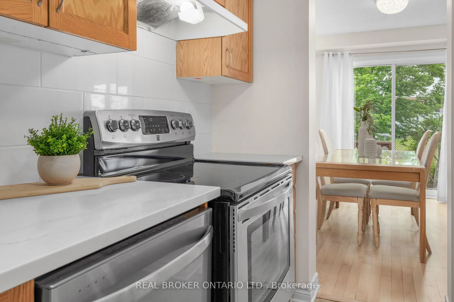 Photo 22 of 124 Silvermoon Crescent, Ottawa, Avalon East — HOMEH