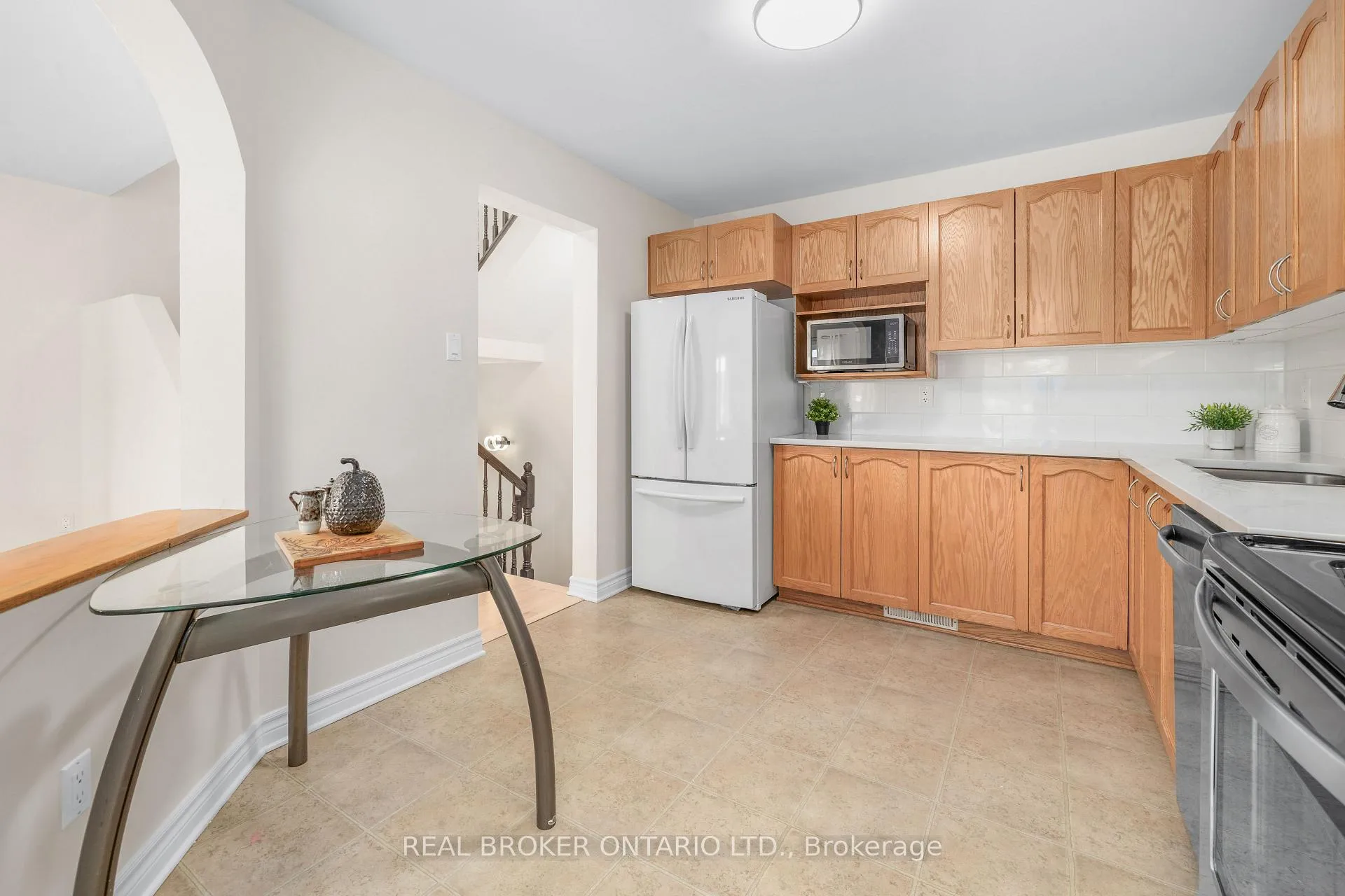 Photo 23 of 124 Silvermoon Crescent, Ottawa, Avalon East — HOMEH