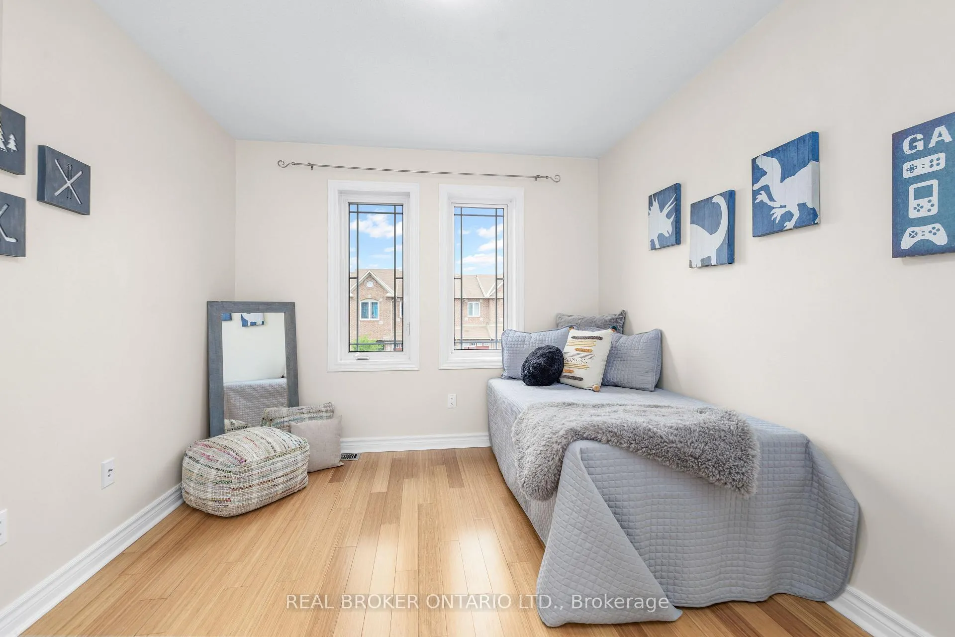 Photo 34 of 124 Silvermoon Crescent, Ottawa, Avalon East — HOMEH