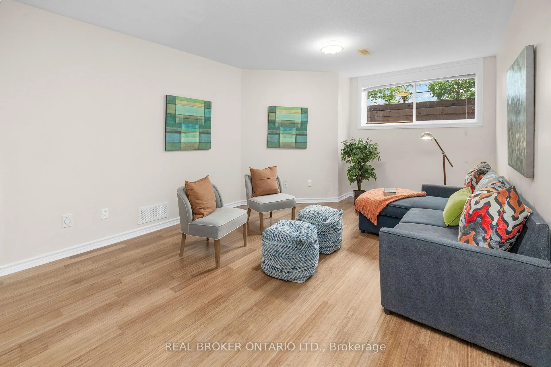 Photo 36 of 124 Silvermoon Crescent, Ottawa, Avalon East — HOMEH