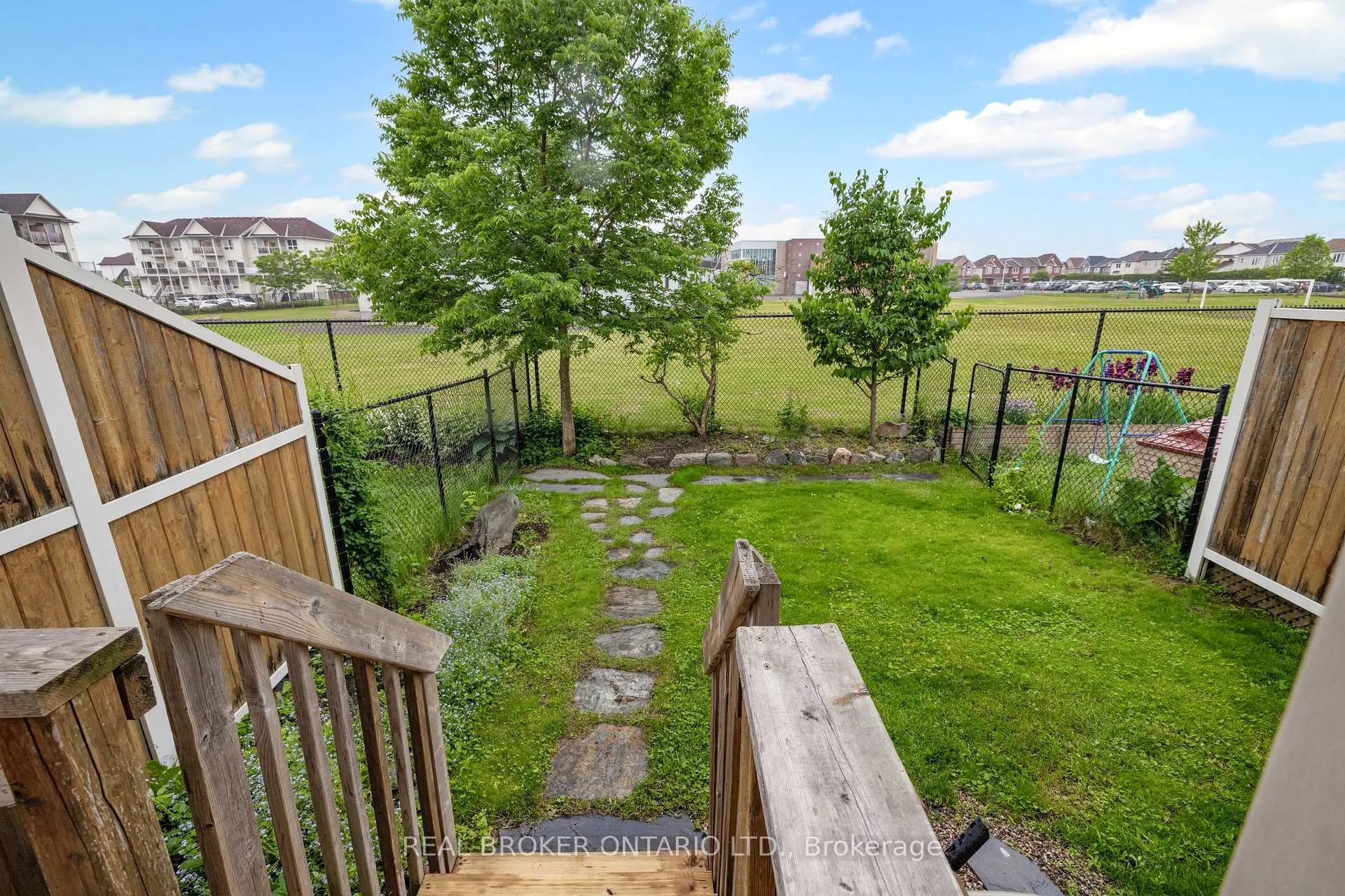Photo 41 of 124 Silvermoon Crescent, Ottawa, Avalon East — HOMEH